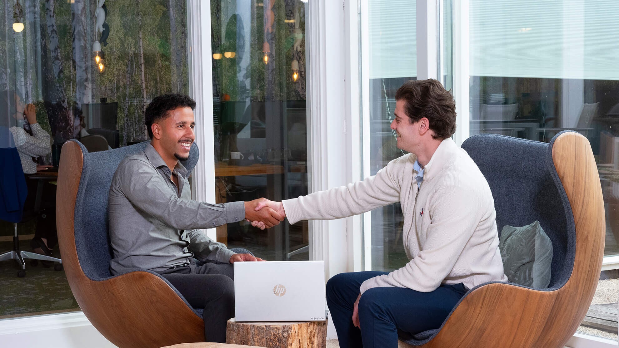 handshake-2